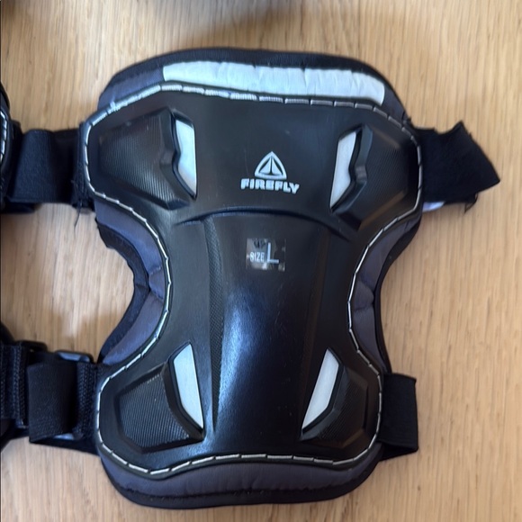 Black and White Youth Protective Gear Set - Picture 6 of 11